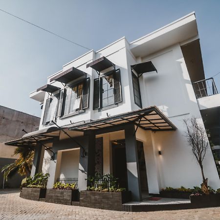 Reddoorz Plus Near Mall Slipi Jaya Jakarta Exterior foto